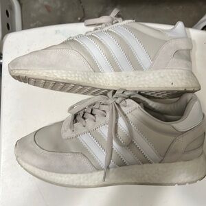 Adidas Iniki Premium sz 9